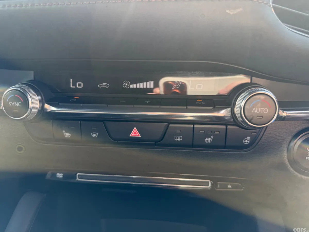 Mazda Mazda3 Hatchback, Diesel, 2021, Red