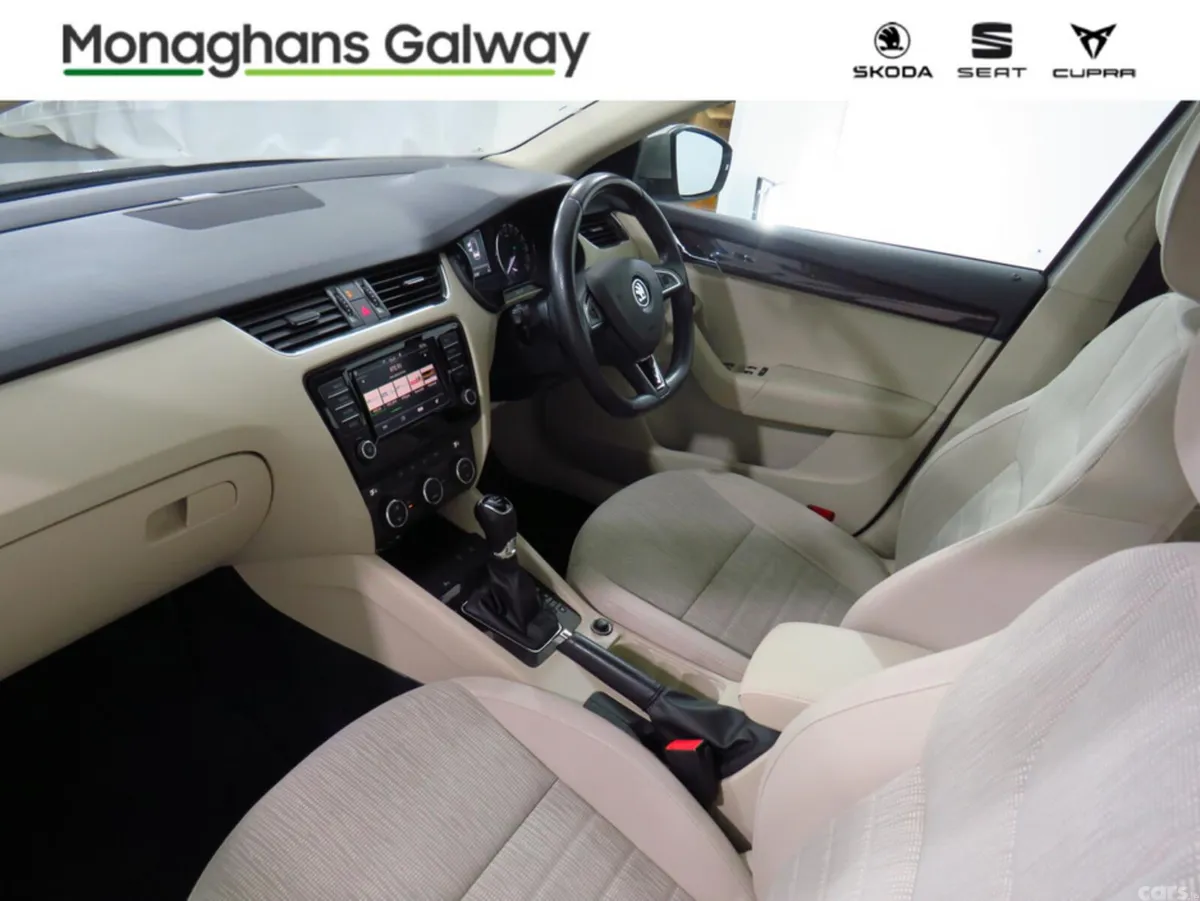 Skoda Octavia Estate, Diesel, 2017, Beige