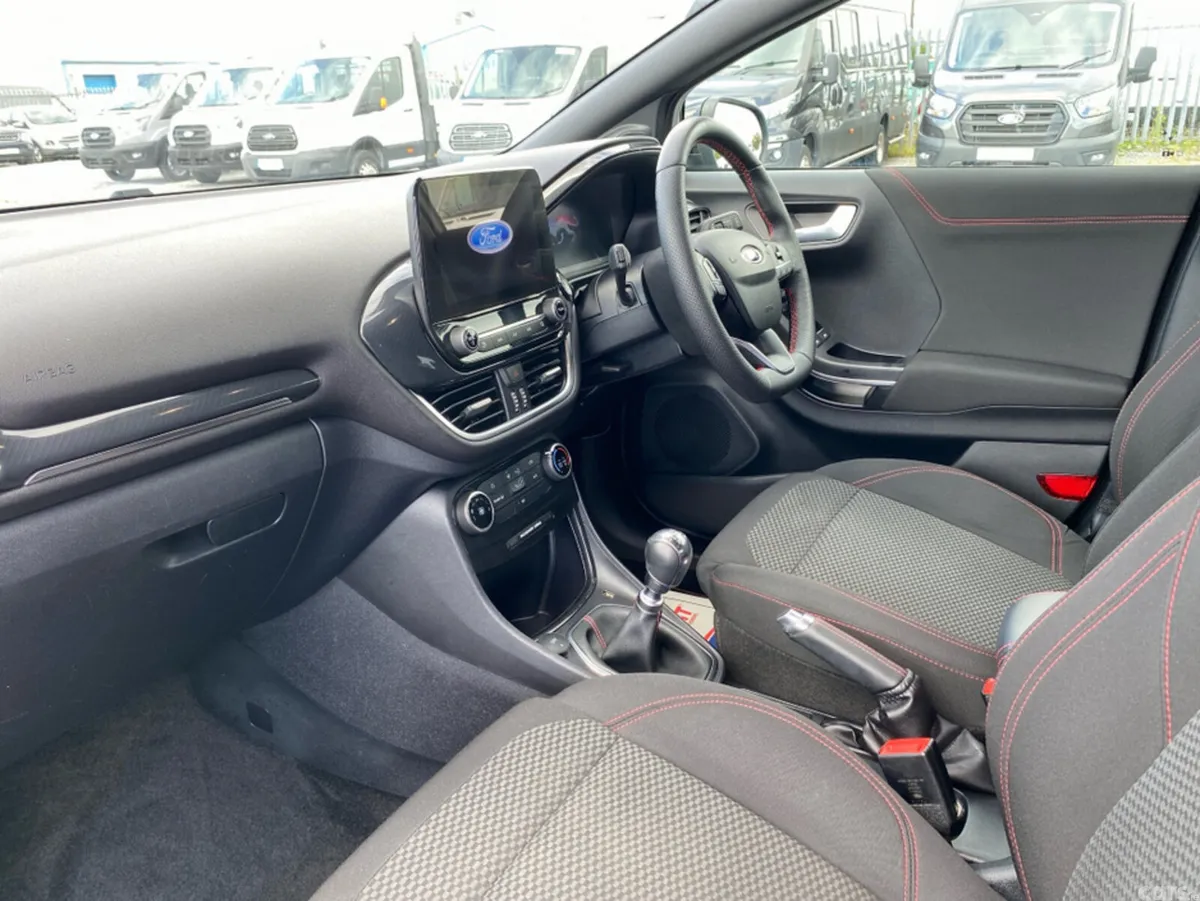 Ford Puma MPV, Petrol Hybrid, 2023, Black