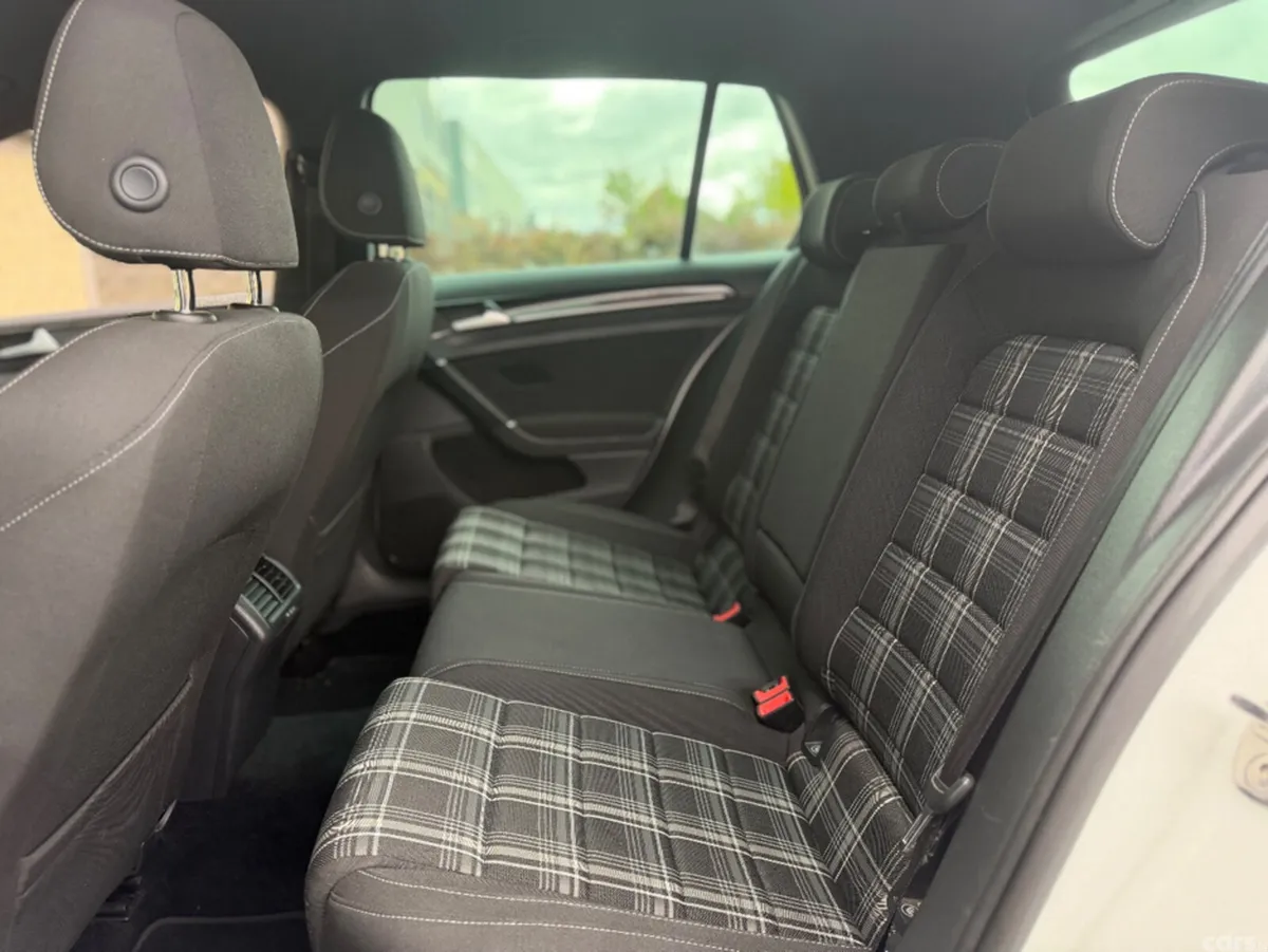 Volkswagen Golf Hatchback, Diesel, 2016, White