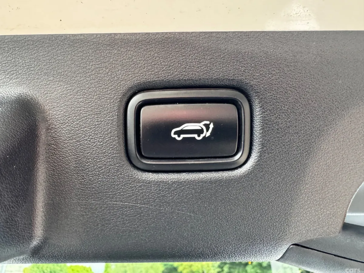 Kia EV6 Hatchback, Electric, 2023, White