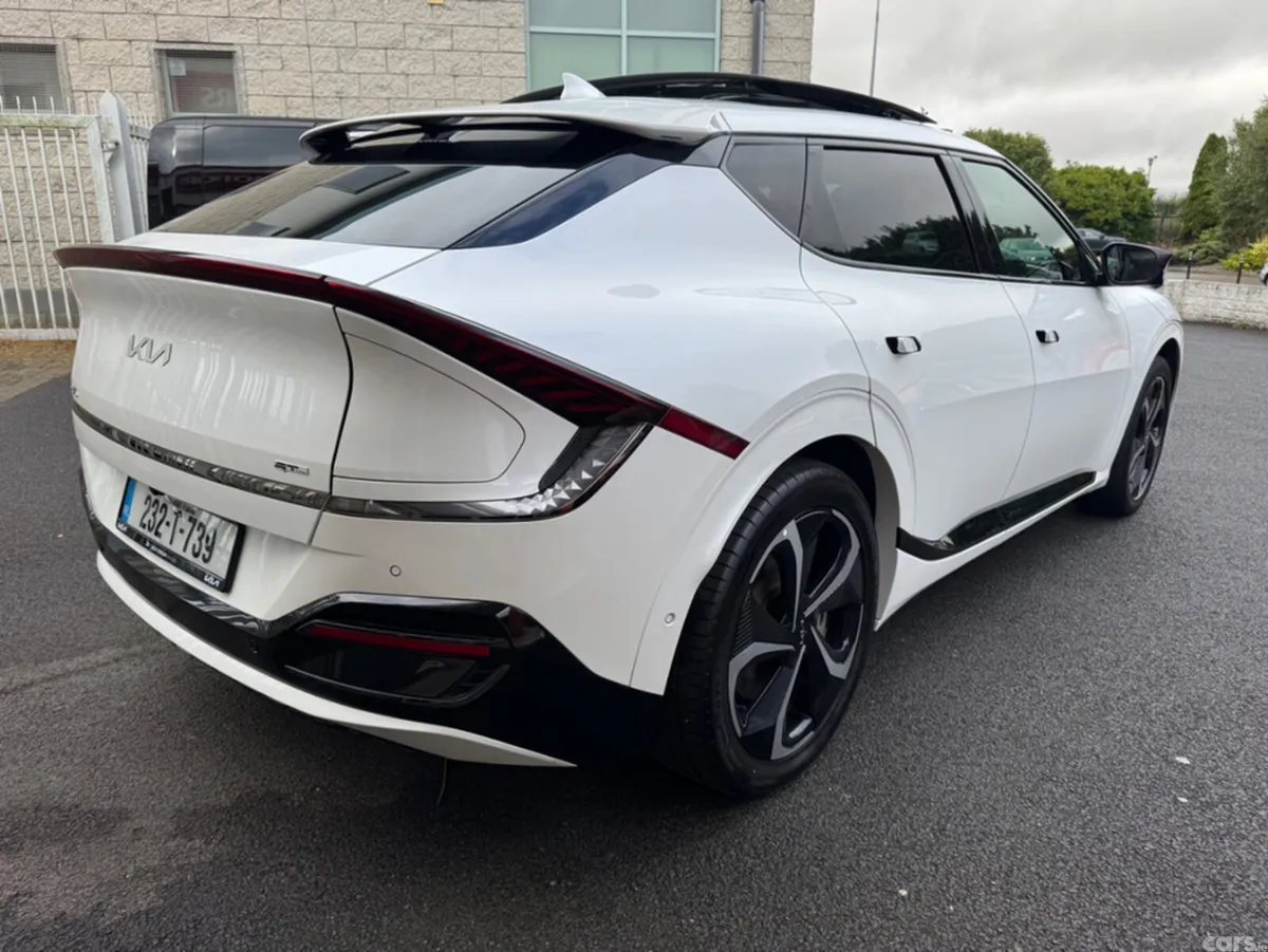Kia EV6 Hatchback, Electric, 2023, White