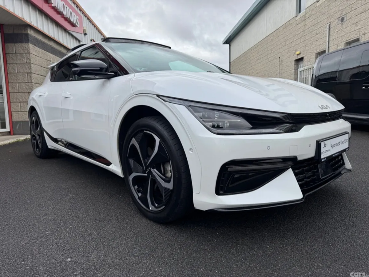 Kia EV6 Hatchback, Electric, 2023, White