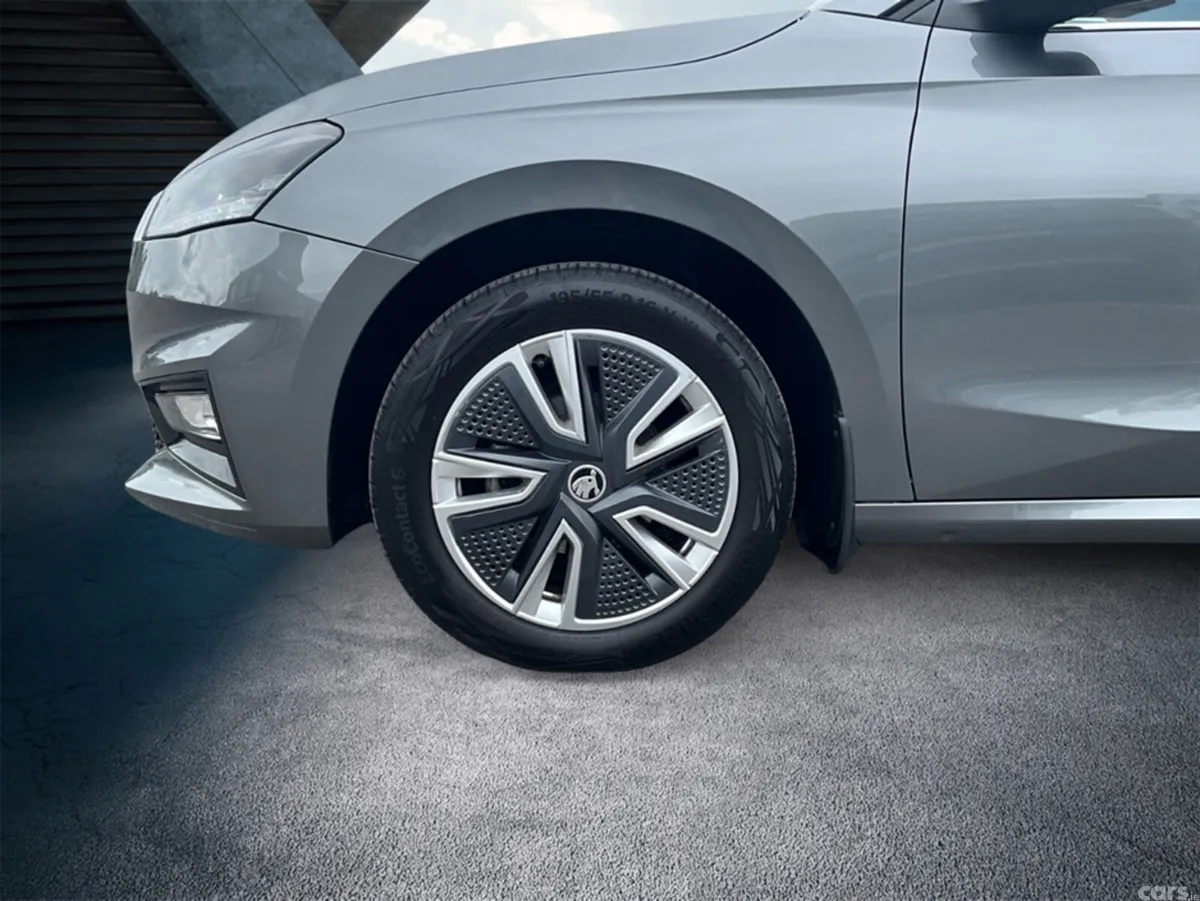 Skoda Fabia Hatchback, Petrol, 2023, Grey