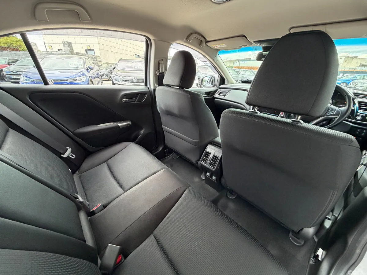 Honda Grace Saloon, Petrol Hybrid, 2020, Silver