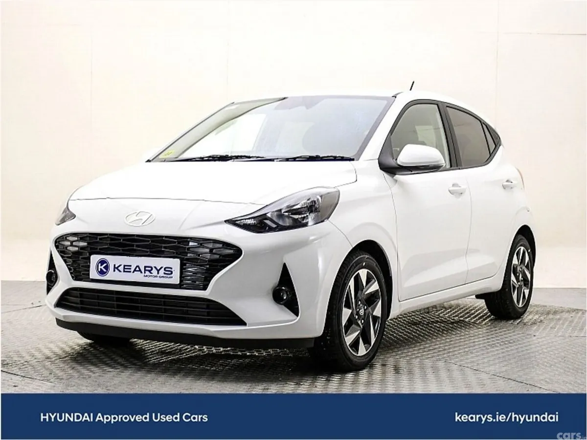 Hyundai i10 Hatchback, Petrol, 2023, White