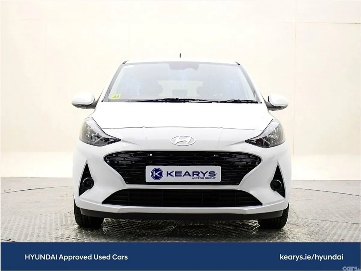 Hyundai i10 Hatchback, Petrol, 2023, White