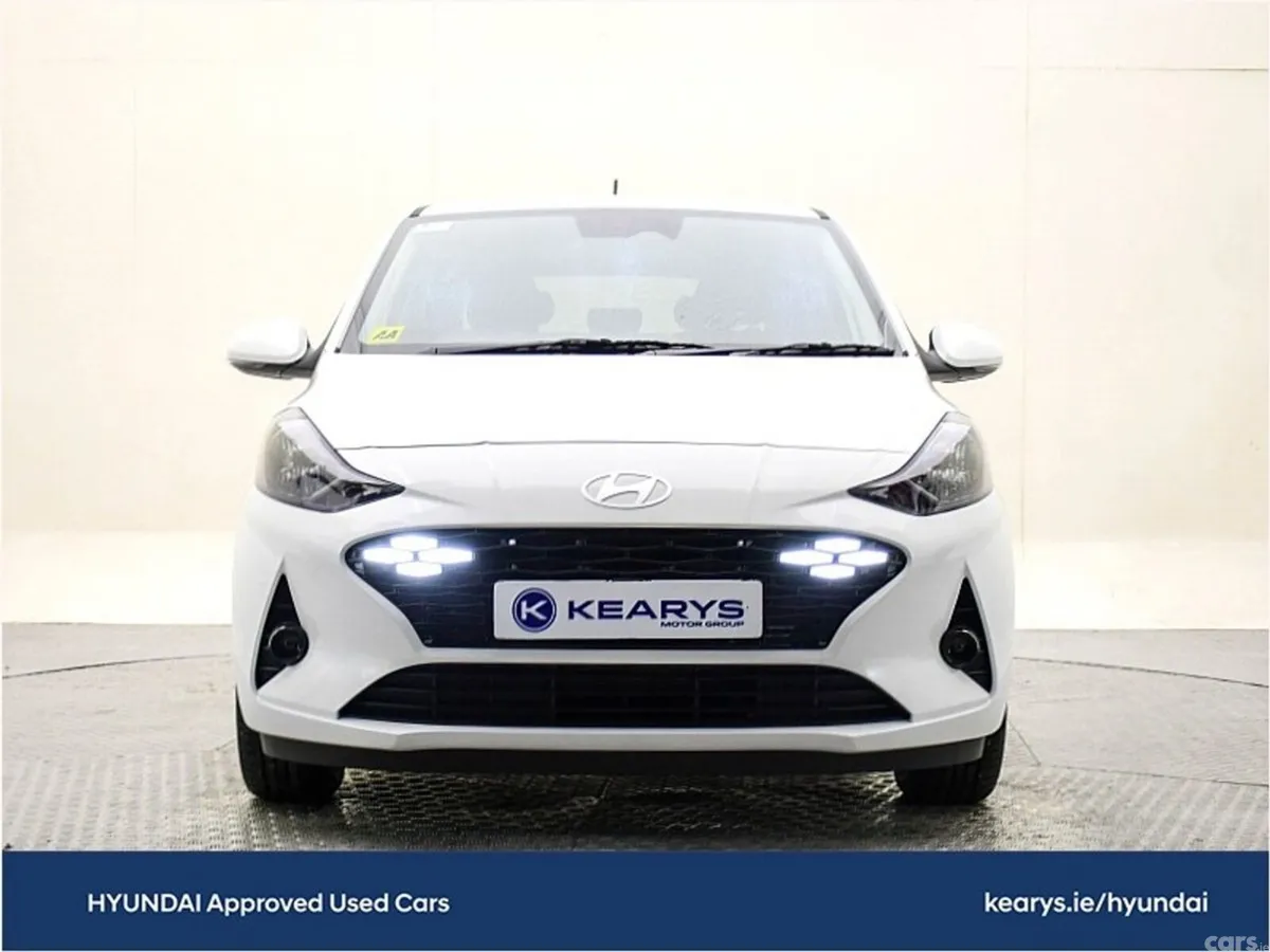 Hyundai i10 Hatchback, Petrol, 2023, White