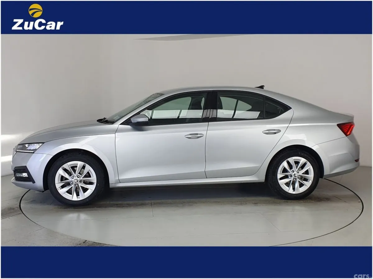Skoda Octavia Saloon, Petrol, 2024, Grey