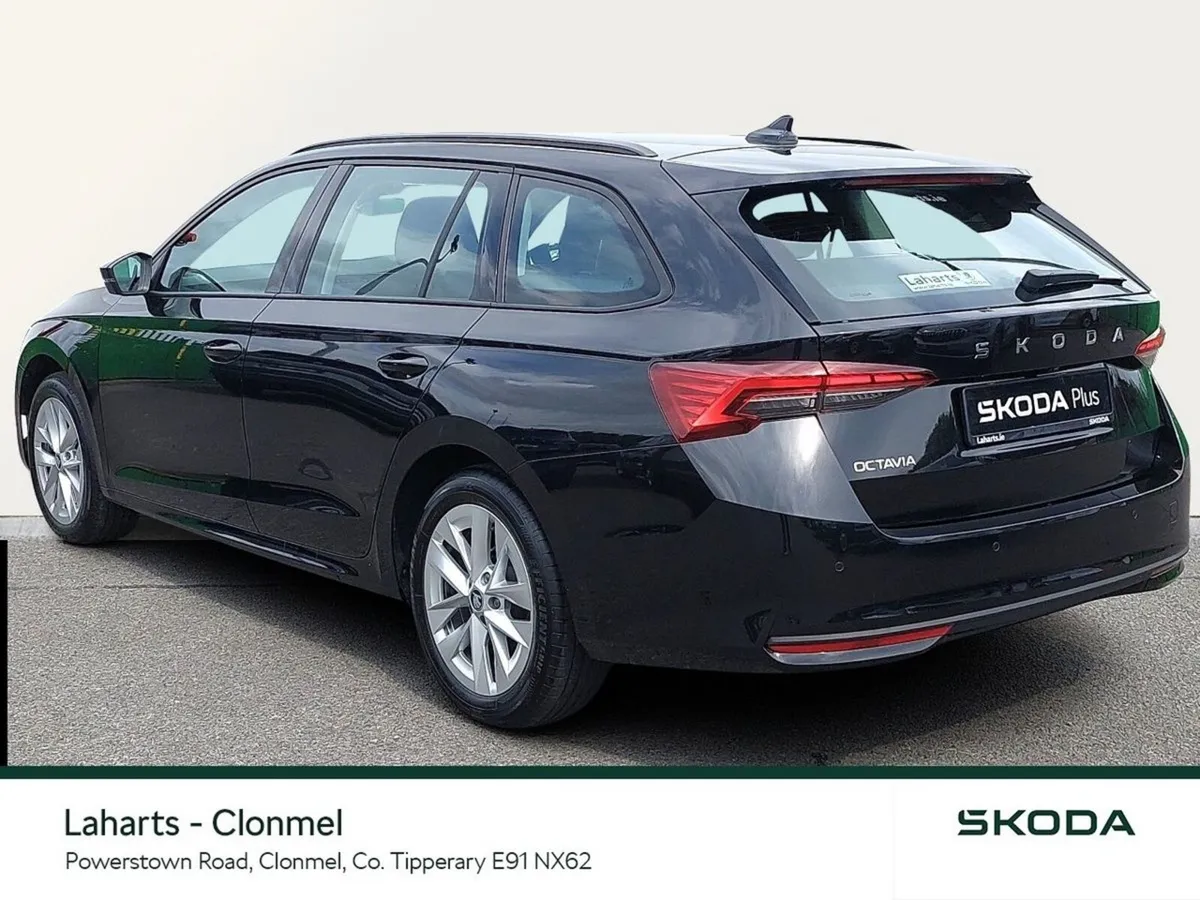 Skoda Octavia Estate, Petrol, 2026, Black