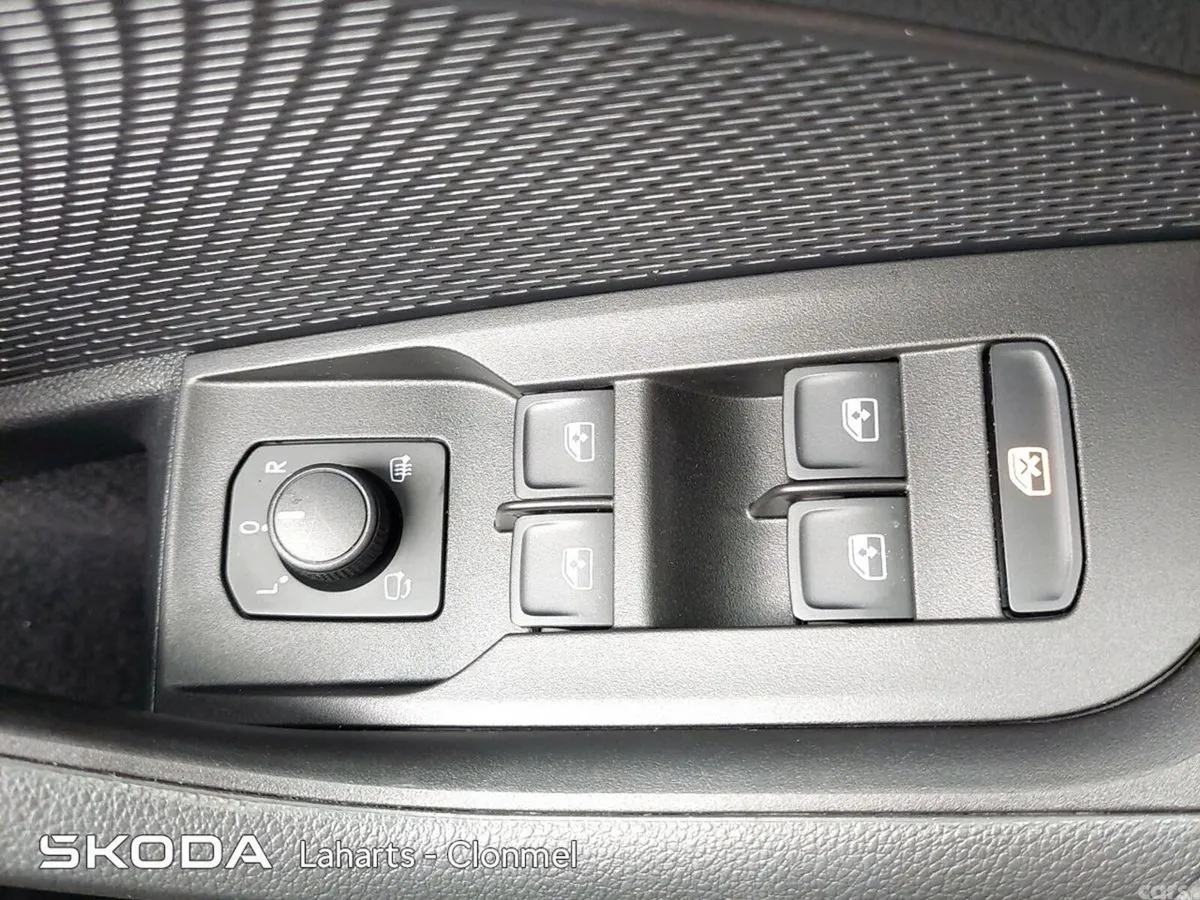 Skoda Octavia Estate, Petrol, 2026, Black