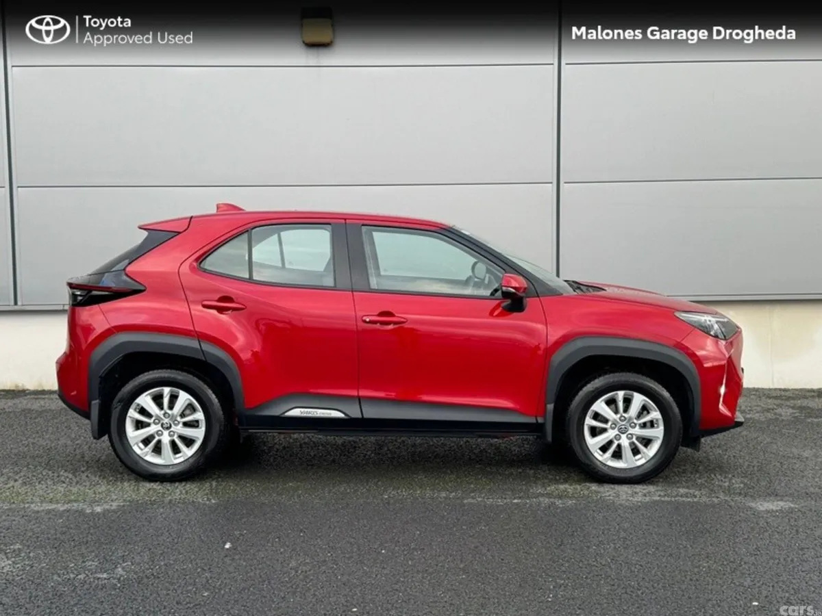 Toyota Yaris Cross Hatchback, Petrol Hybrid, 2024, Red