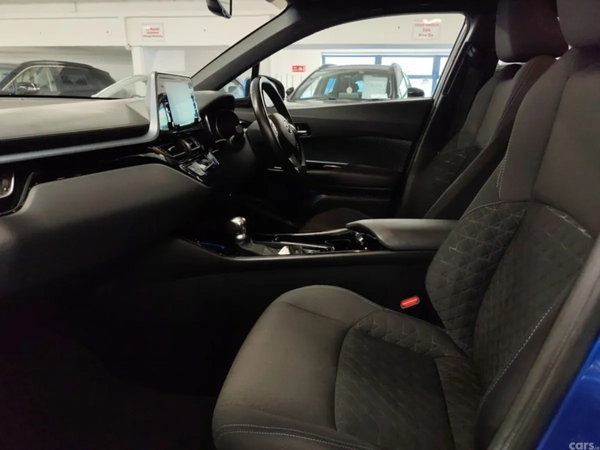 Toyota C-HR SUV, Petrol Hybrid, 2020, Blue