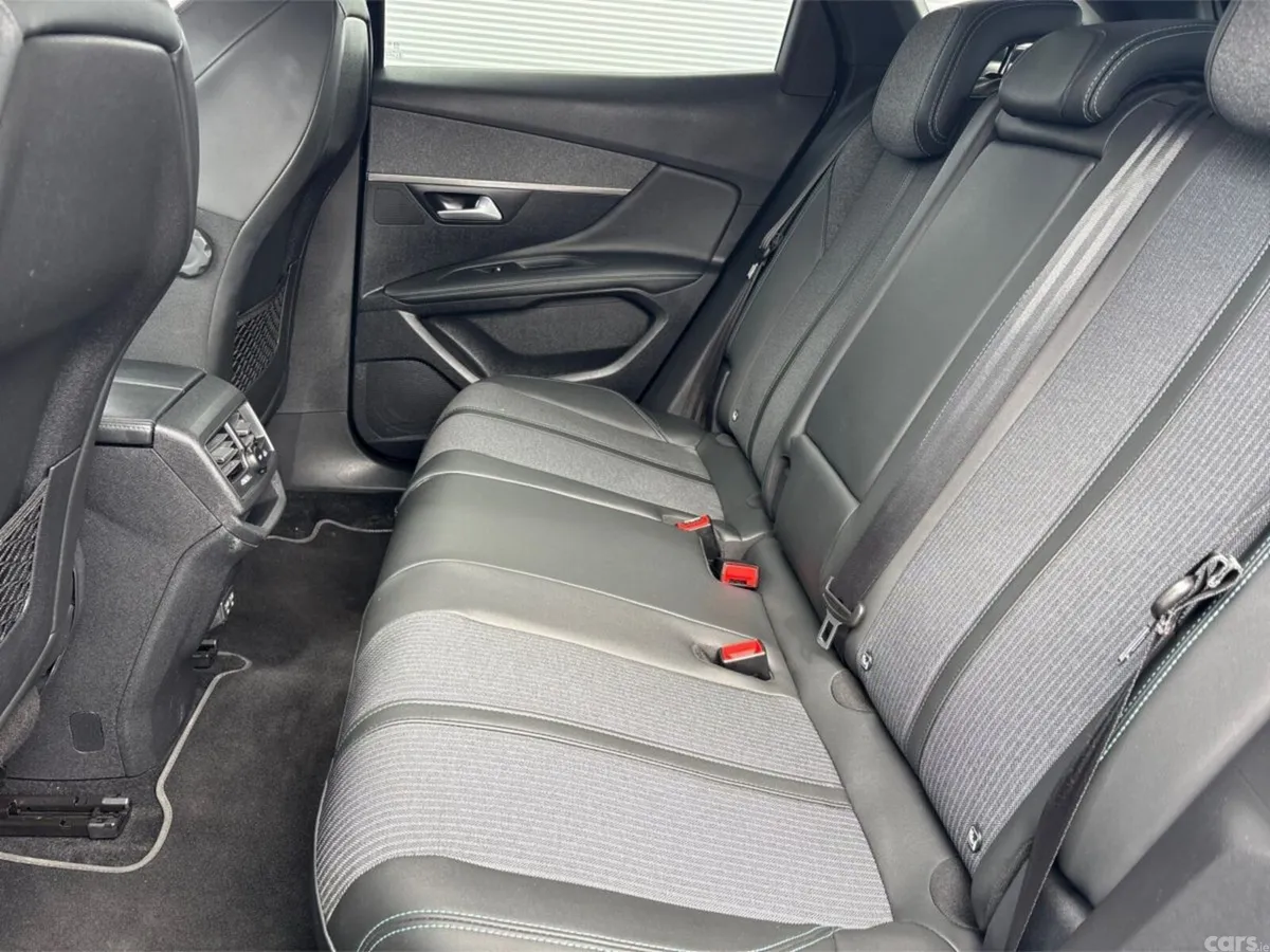 Peugeot 3008 MPV, Diesel, 2021, Blue