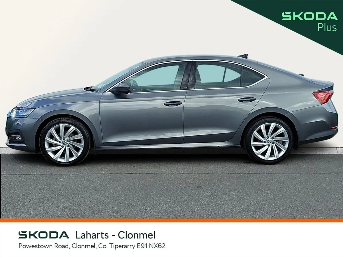 Skoda Octavia Saloon, Petrol, 2023, Grey