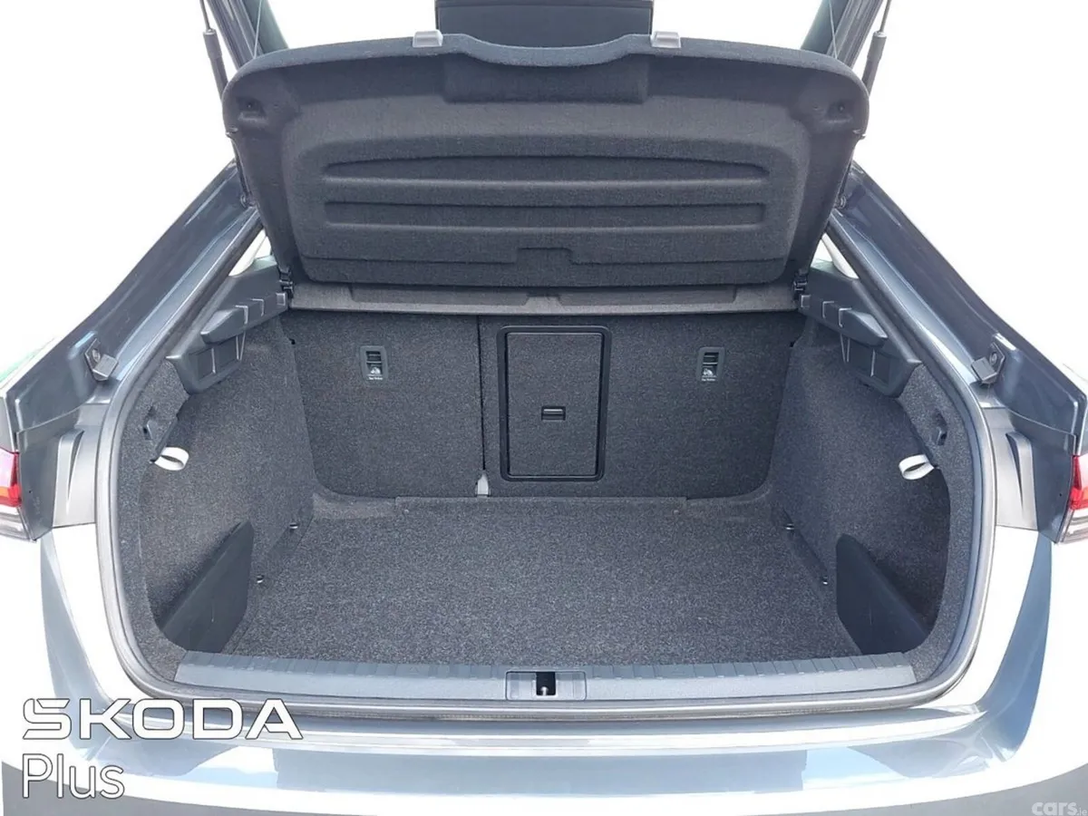 Skoda Octavia Saloon, Petrol, 2023, Grey