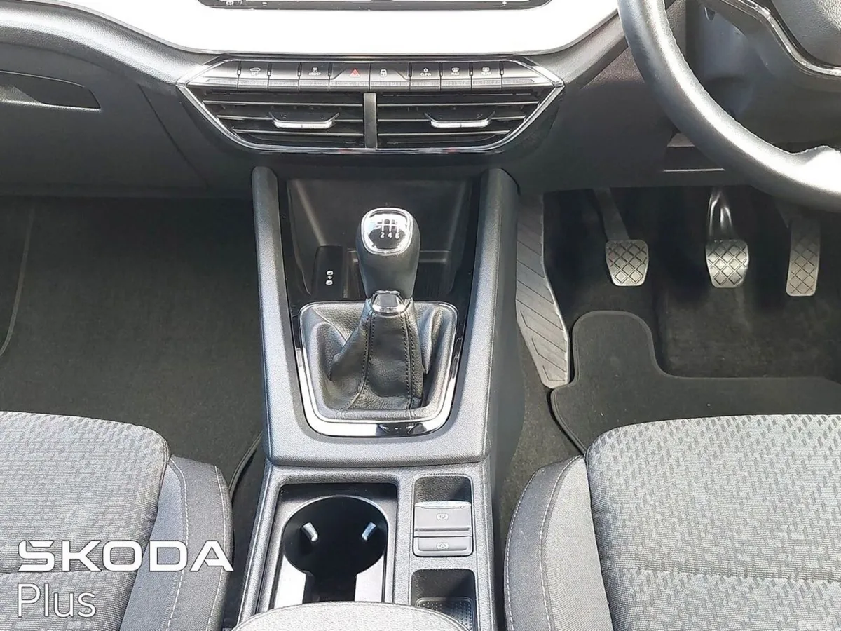Skoda Octavia Saloon, Petrol, 2023, Grey