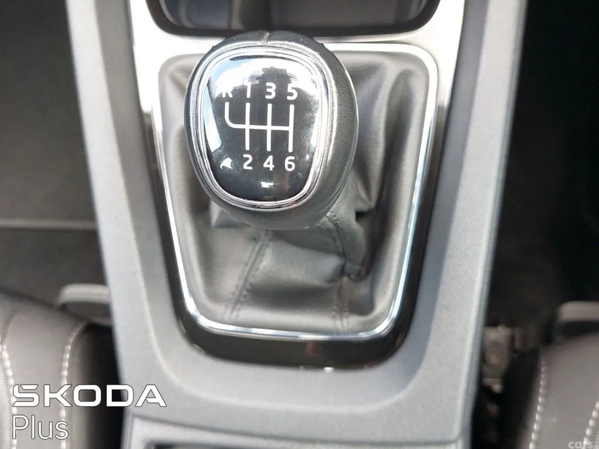 Skoda Octavia Saloon, Petrol, 2023, Grey