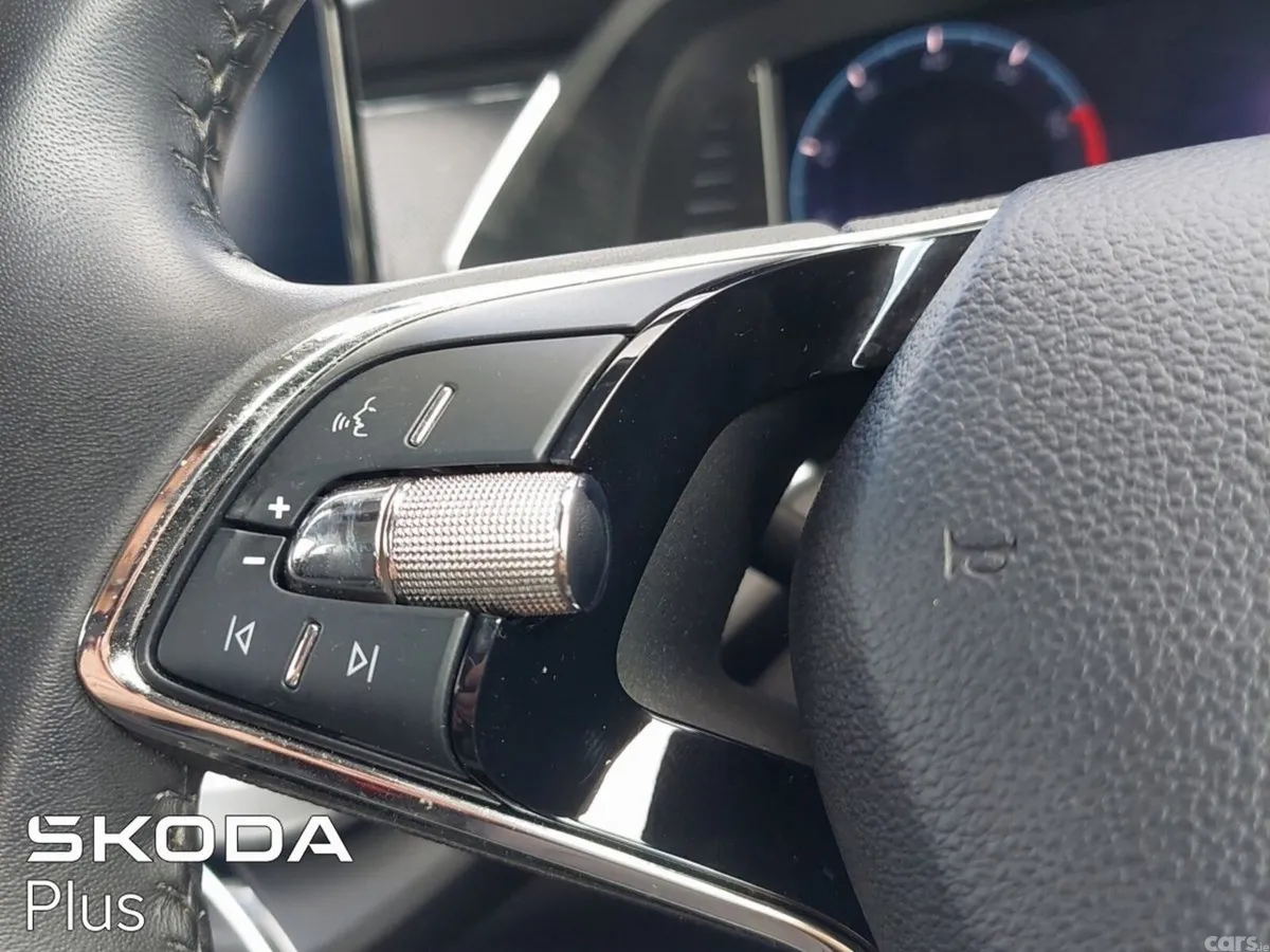 Skoda Octavia Saloon, Petrol, 2023, Grey
