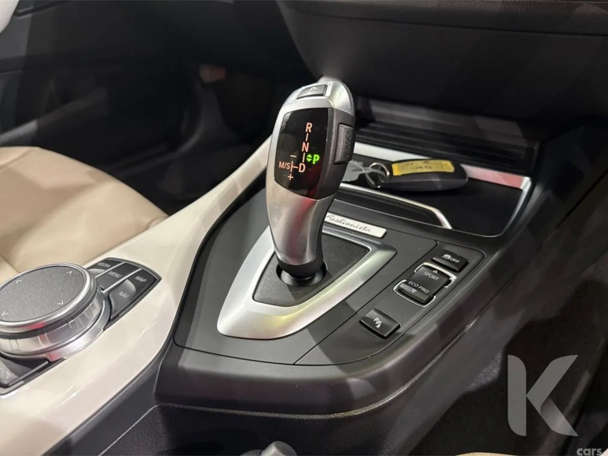 BMW 1-Series Hatchback, Petrol, 2018, Red