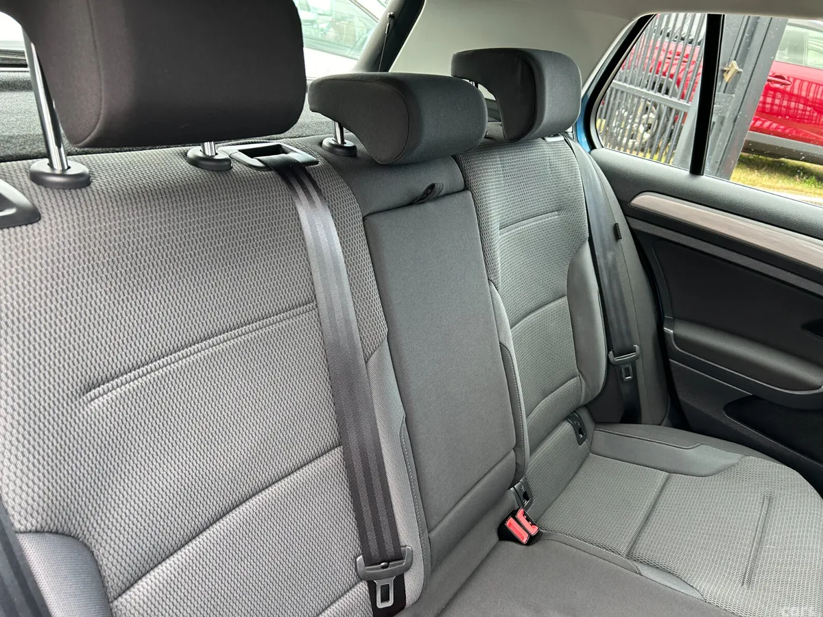 Volkswagen Golf Hatchback, Petrol, 2015, Blue