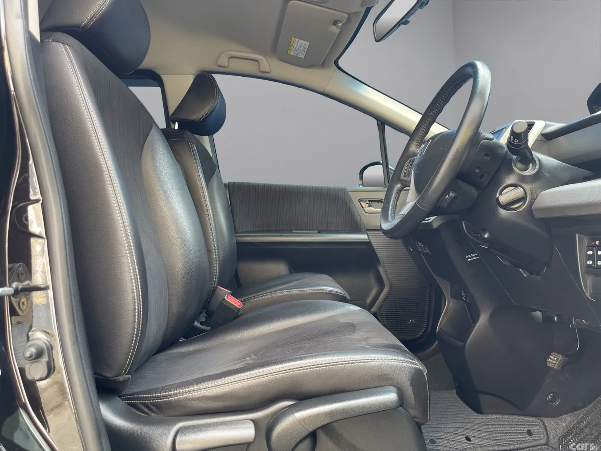 Honda Freed MPV, Petrol Hybrid, 2014, Black