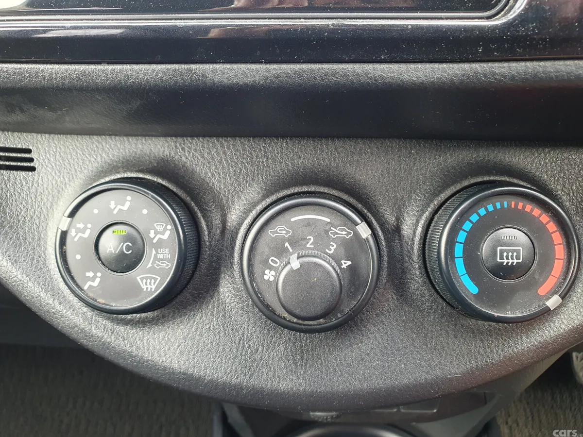 Toyota Yaris Hatchback, Petrol, 2017, Blue