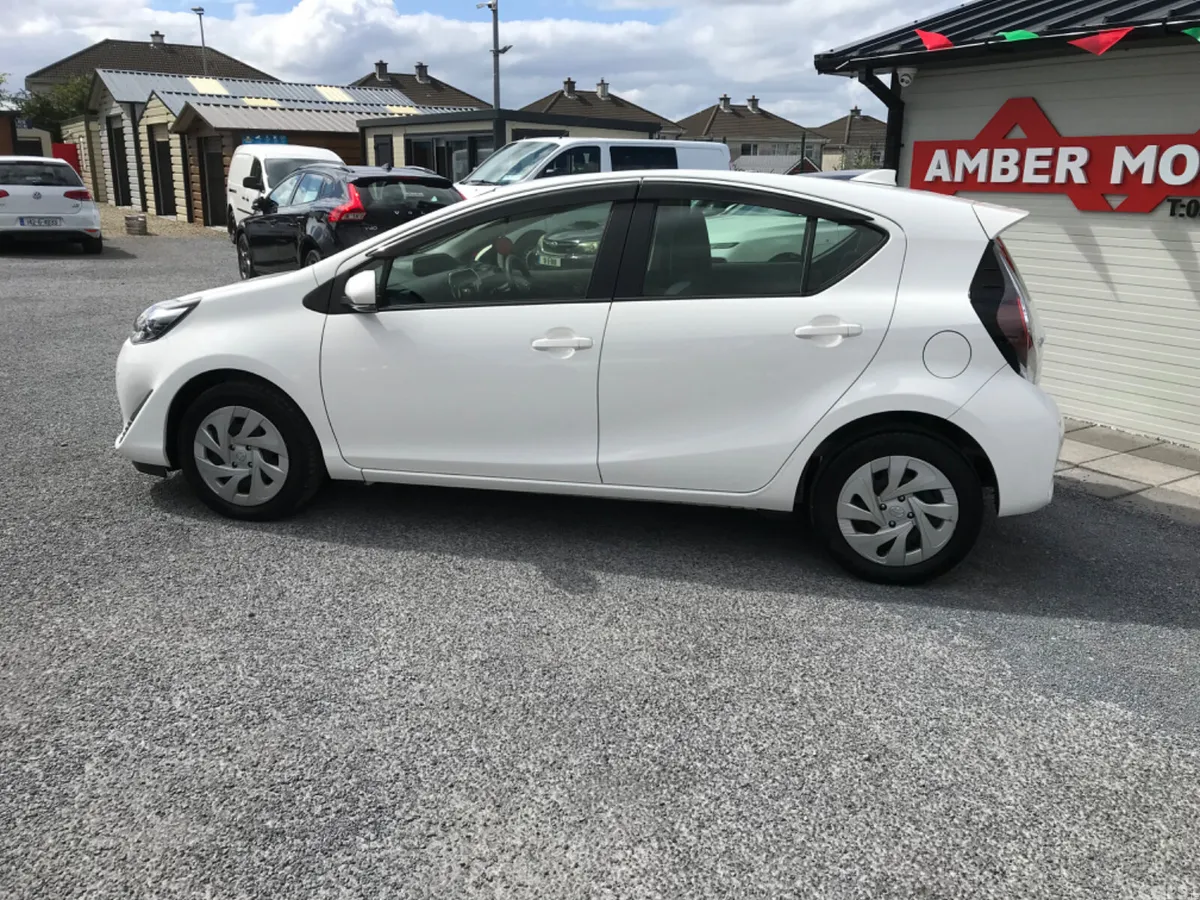Toyota Aqua Hatchback, Petrol Hybrid, 2021, White