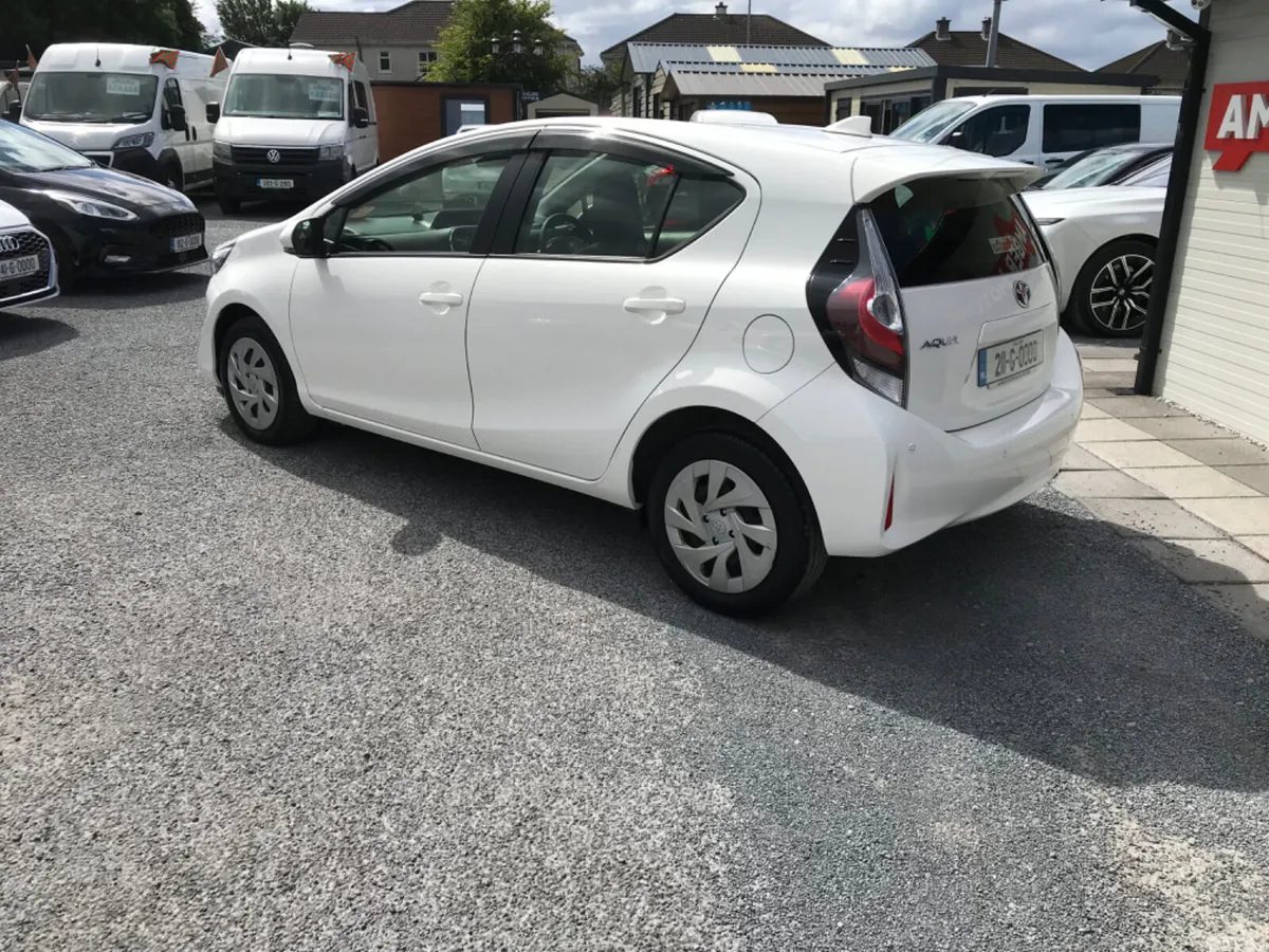 Toyota Aqua Hatchback, Petrol Hybrid, 2021, White
