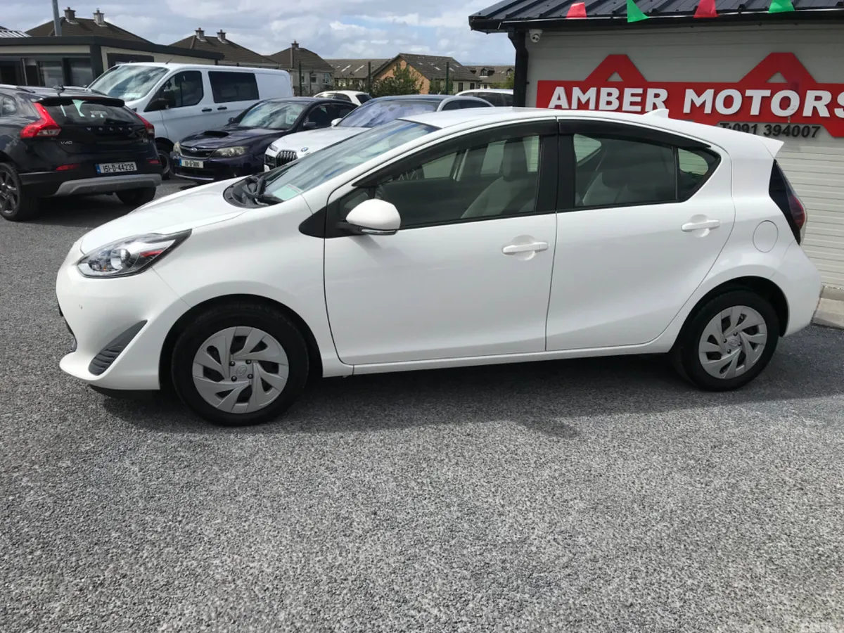 Toyota Aqua Hatchback, Petrol Hybrid, 2021, White