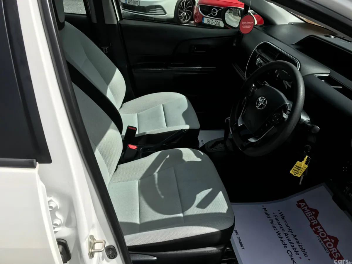 Toyota Aqua Hatchback, Petrol Hybrid, 2021, White