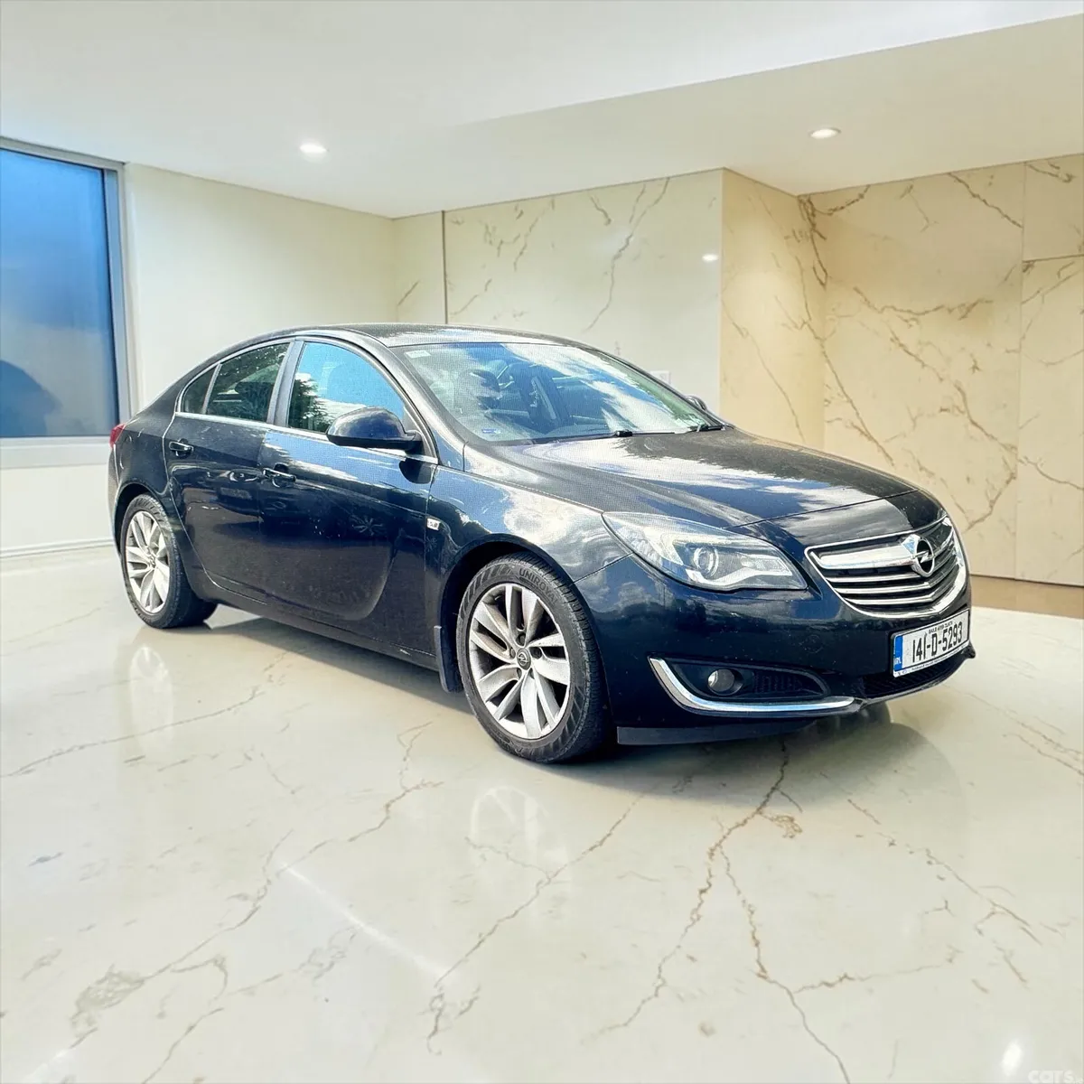 Opel Insignia Hatchback, Diesel, 2014, Black