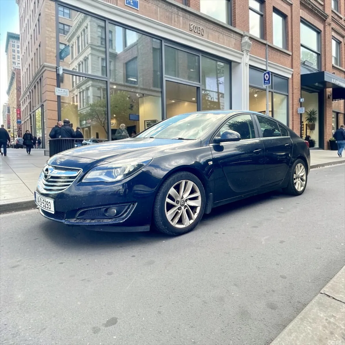 Opel Insignia Hatchback, Diesel, 2014, Black