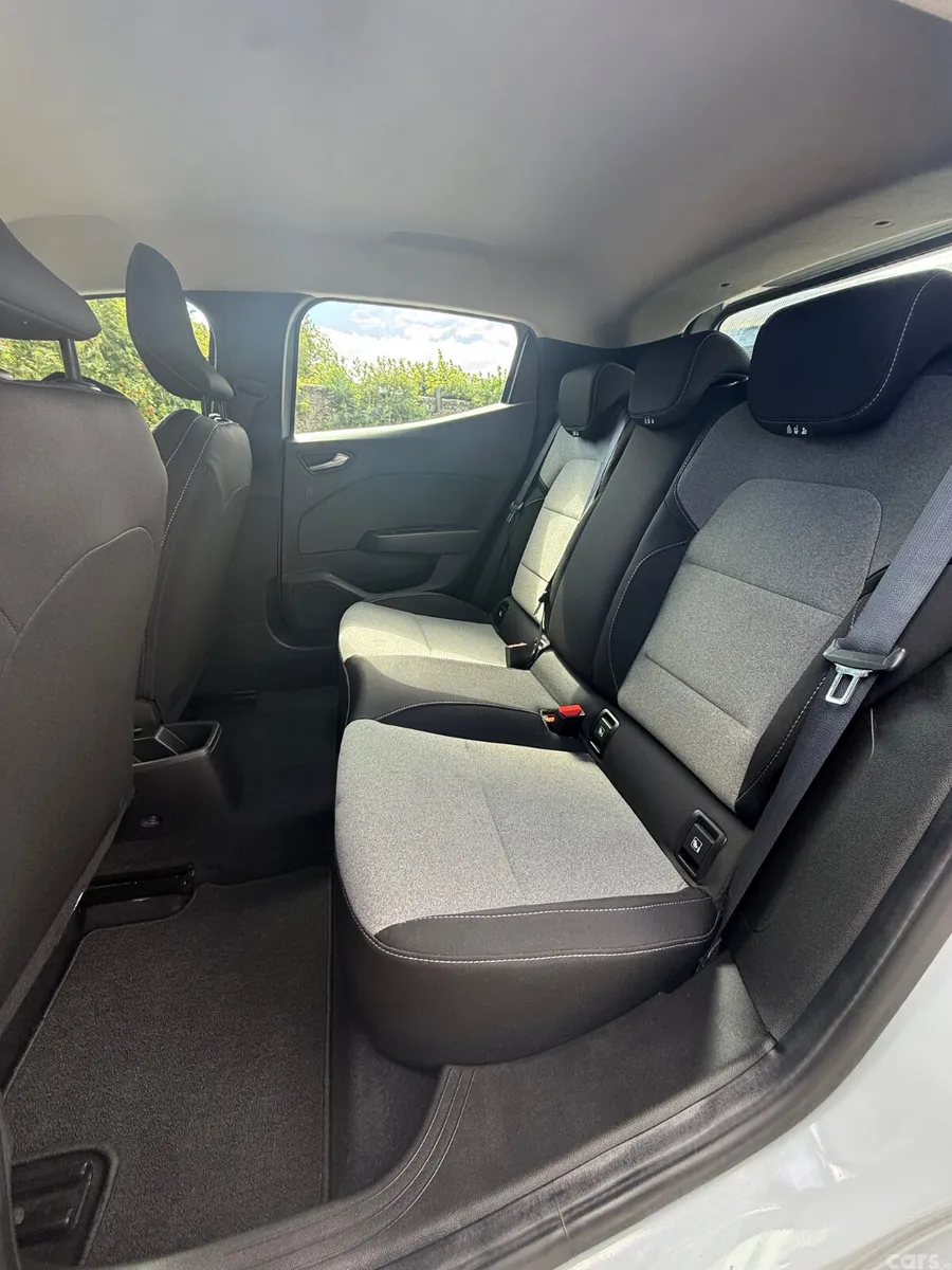 Renault Clio Hatchback, Petrol, 2024, Grey