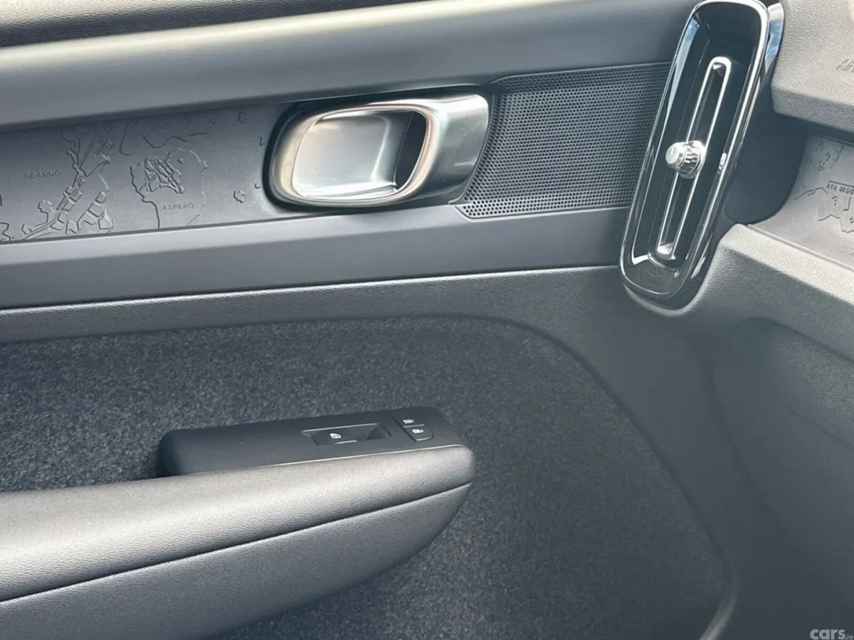 Volvo EX40 SUV, Electric, 2026, Silver