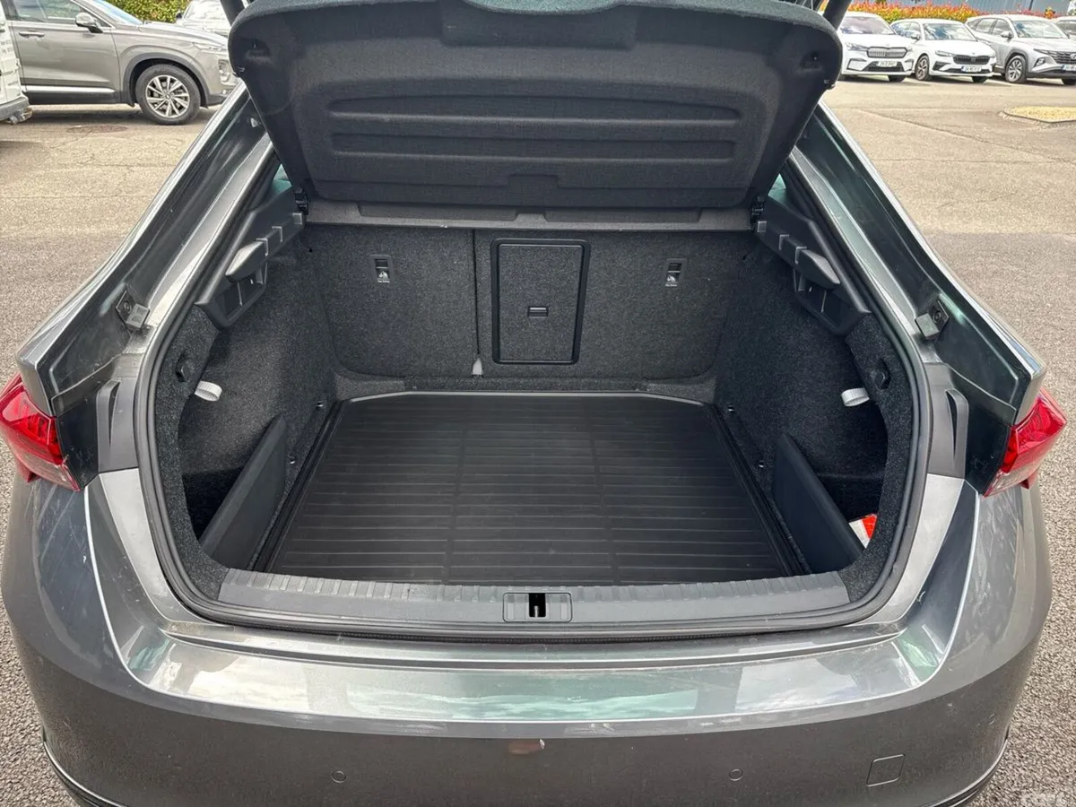 Skoda Octavia Saloon, Diesel, 2026, Grey