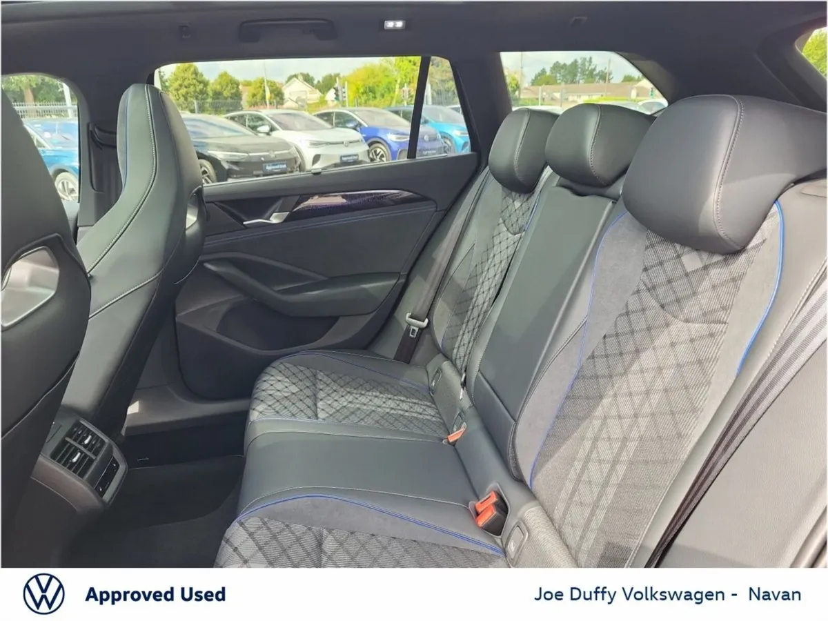 Volkswagen Passat Estate, Diesel, 2026, Black