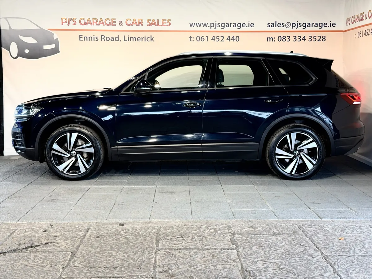 Volkswagen Touareg SUV, Diesel, 2021, Blue