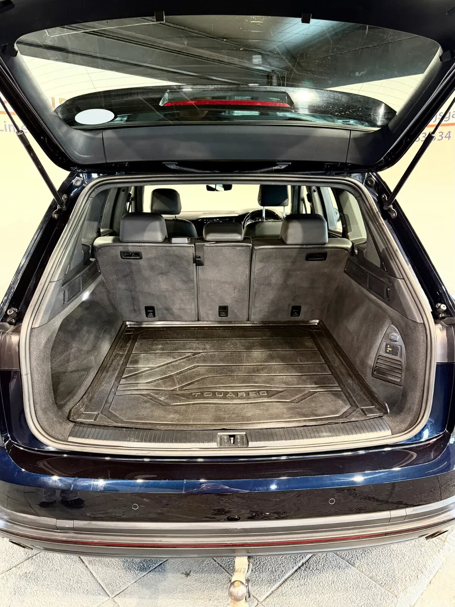Volkswagen Touareg SUV, Diesel, 2021, Blue