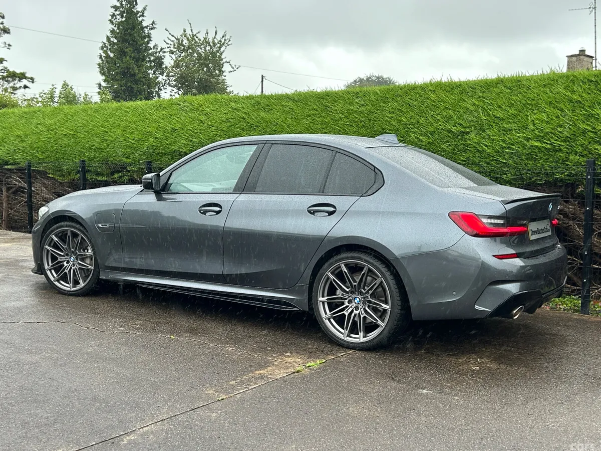 BMW 3-Series Saloon, Petrol Hybrid, 2022, Grey