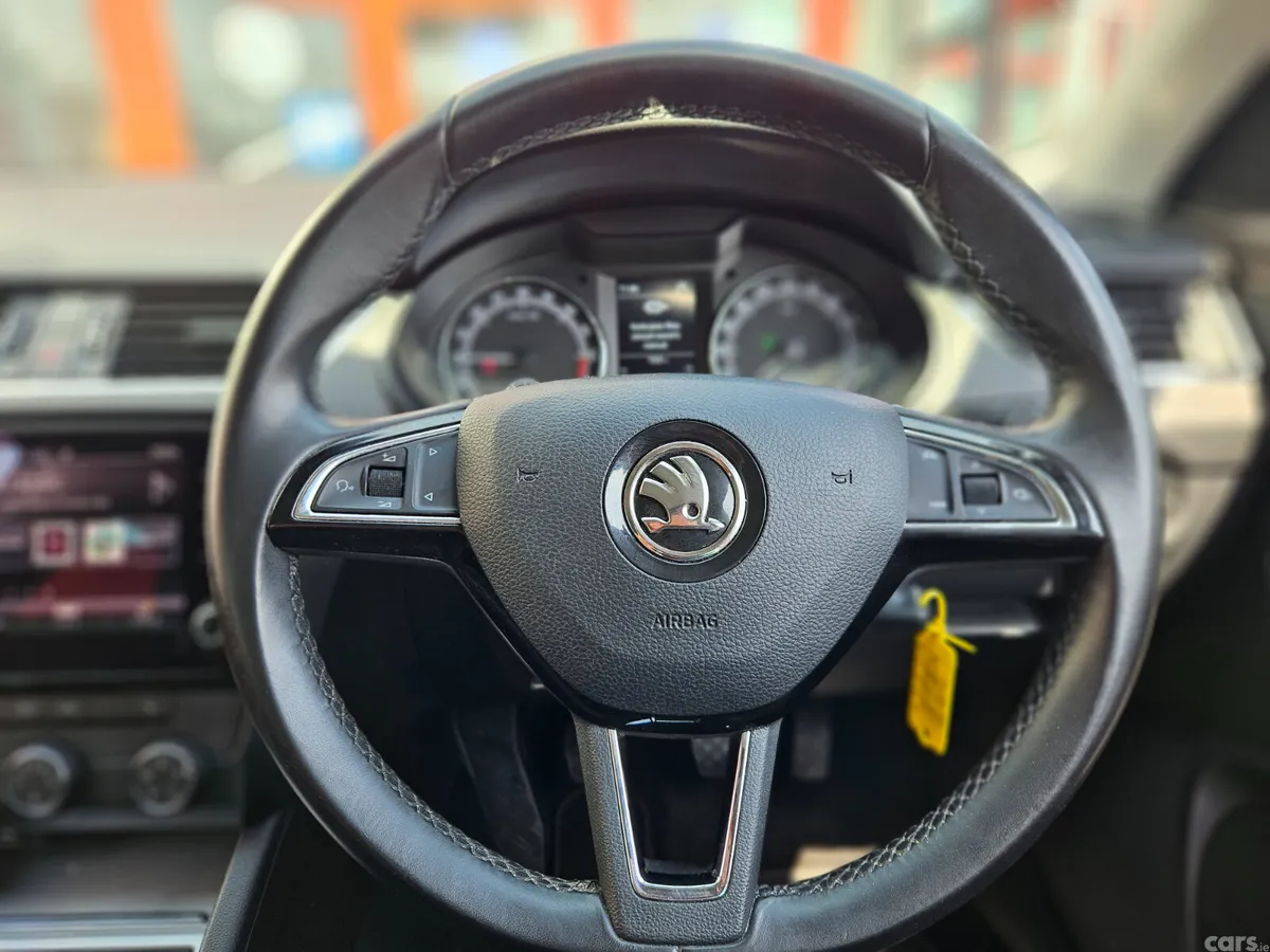 Skoda Octavia Saloon, Diesel, 2020, Grey