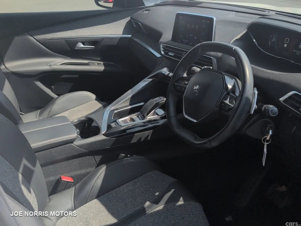 Peugeot 3008 MPV, Diesel, 2019, White