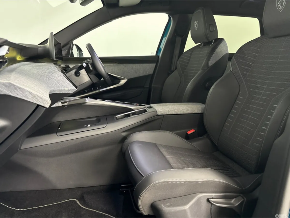 Peugeot 5008 Hatchback, Electric, 2025, Blue