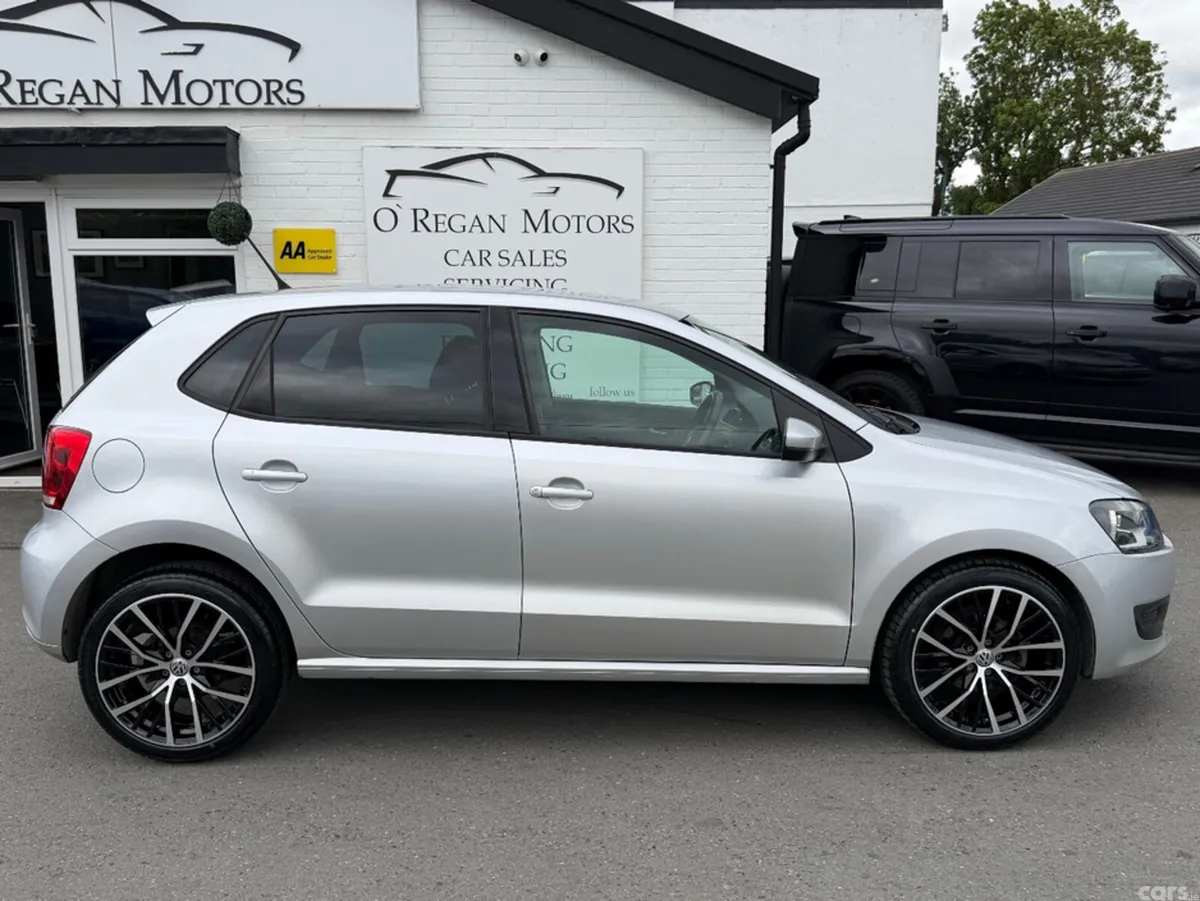 Volkswagen Polo Hatchback, Petrol, 2013, Silver