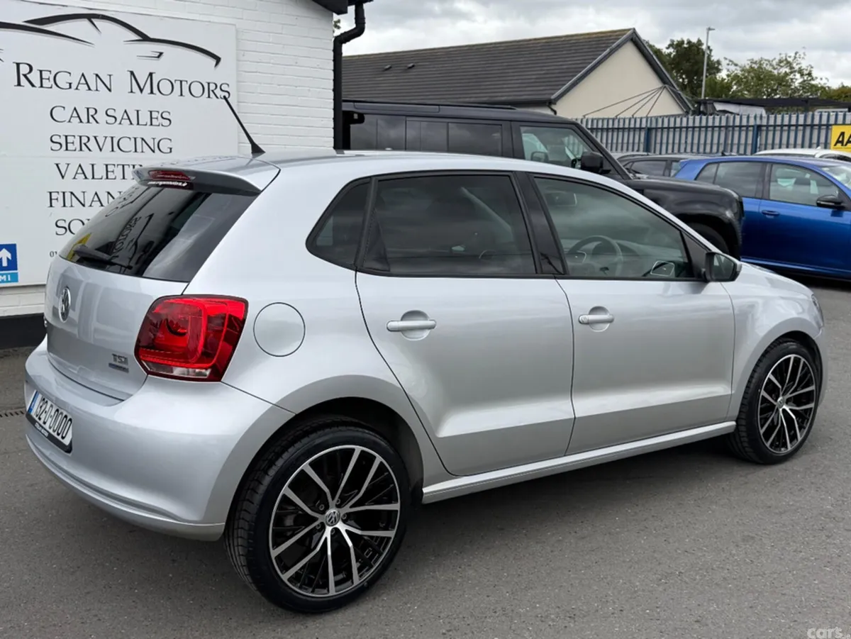 Volkswagen Polo Hatchback, Petrol, 2013, Silver