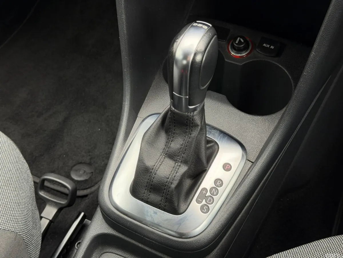 Volkswagen Polo Hatchback, Petrol, 2013, Silver