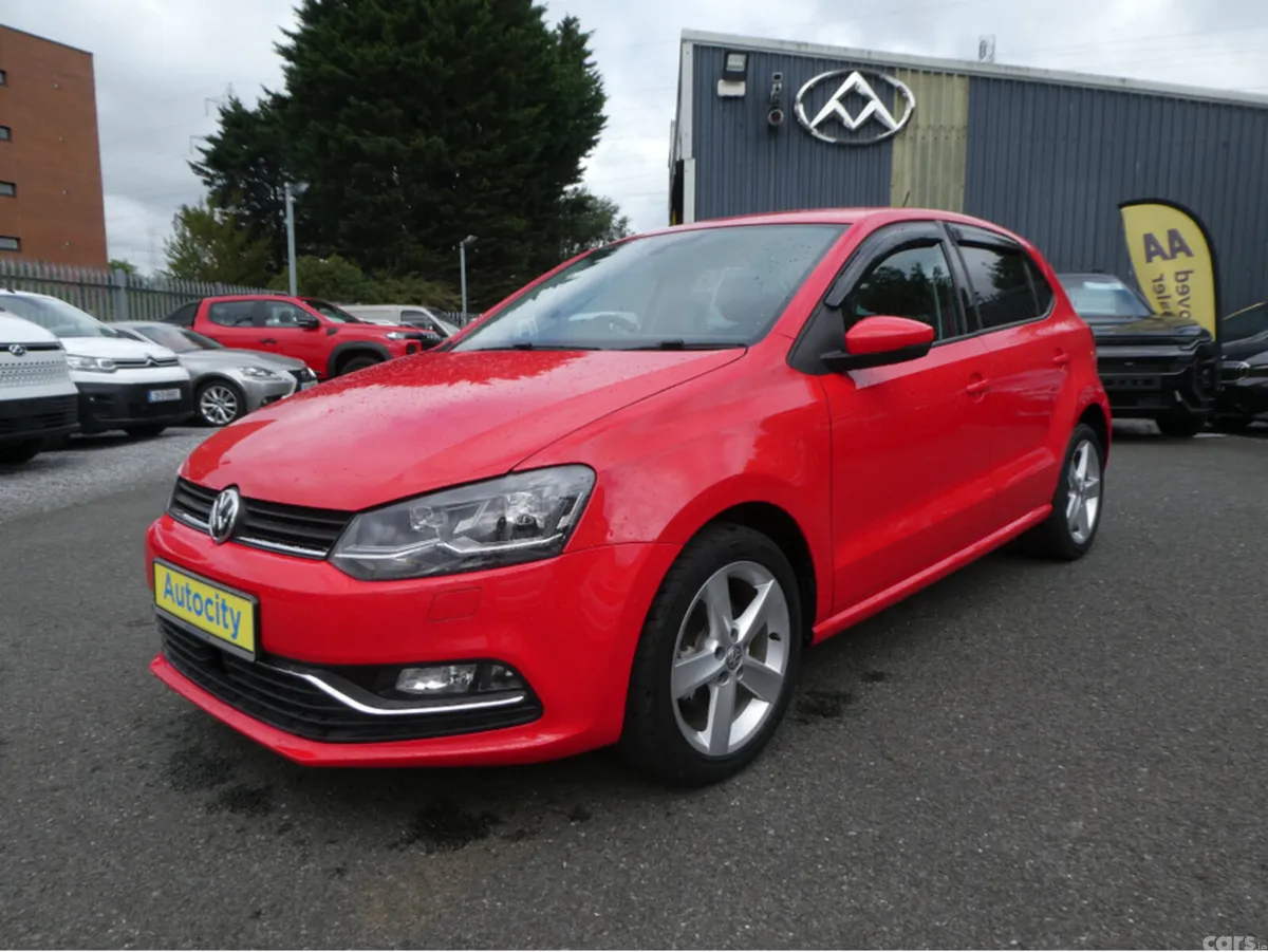 Volkswagen Polo Hatchback, Petrol, 2016, Red