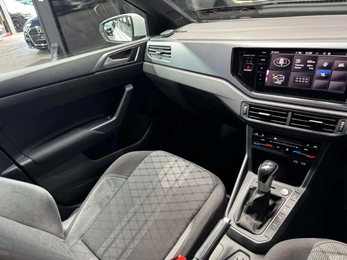 Volkswagen Polo Hatchback, Petrol, 2022, White