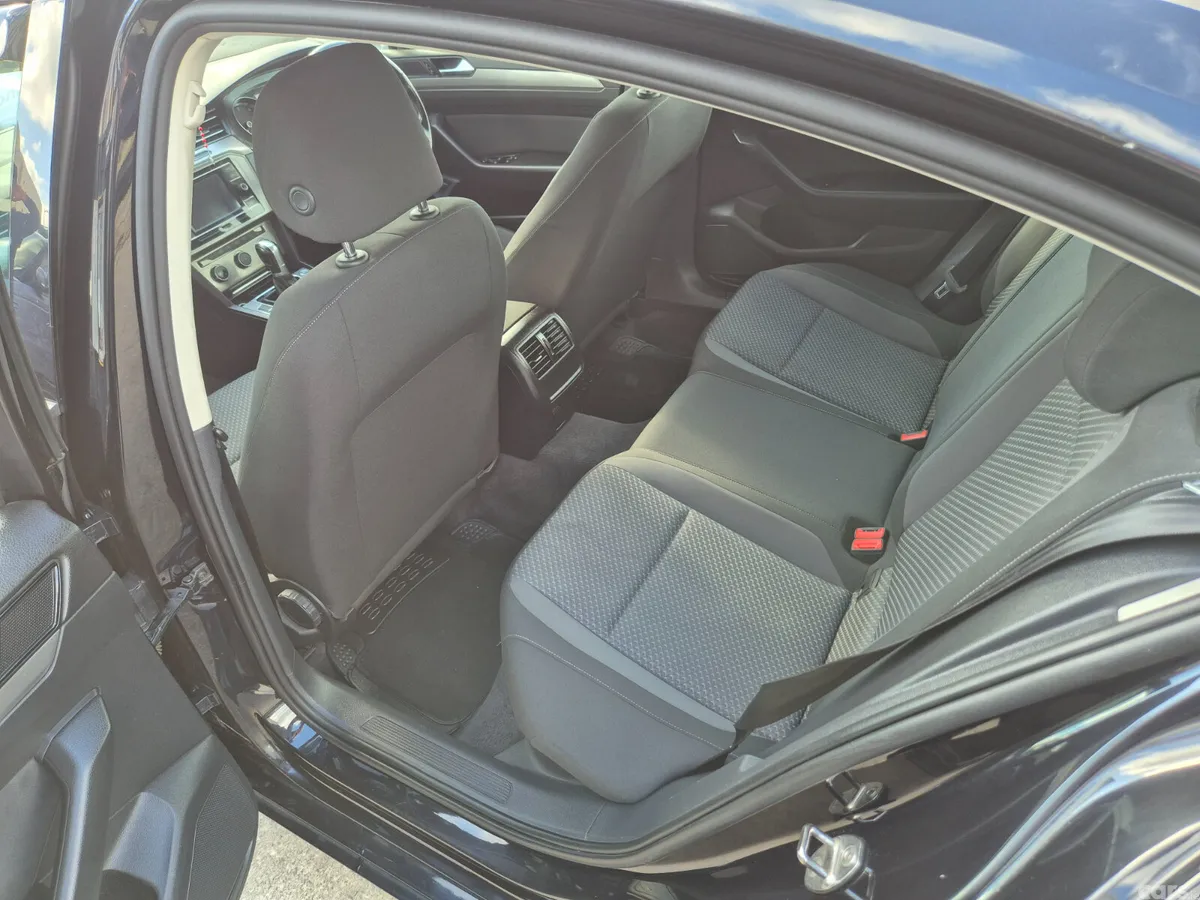 Volkswagen Passat Saloon, Diesel, 2018, Black