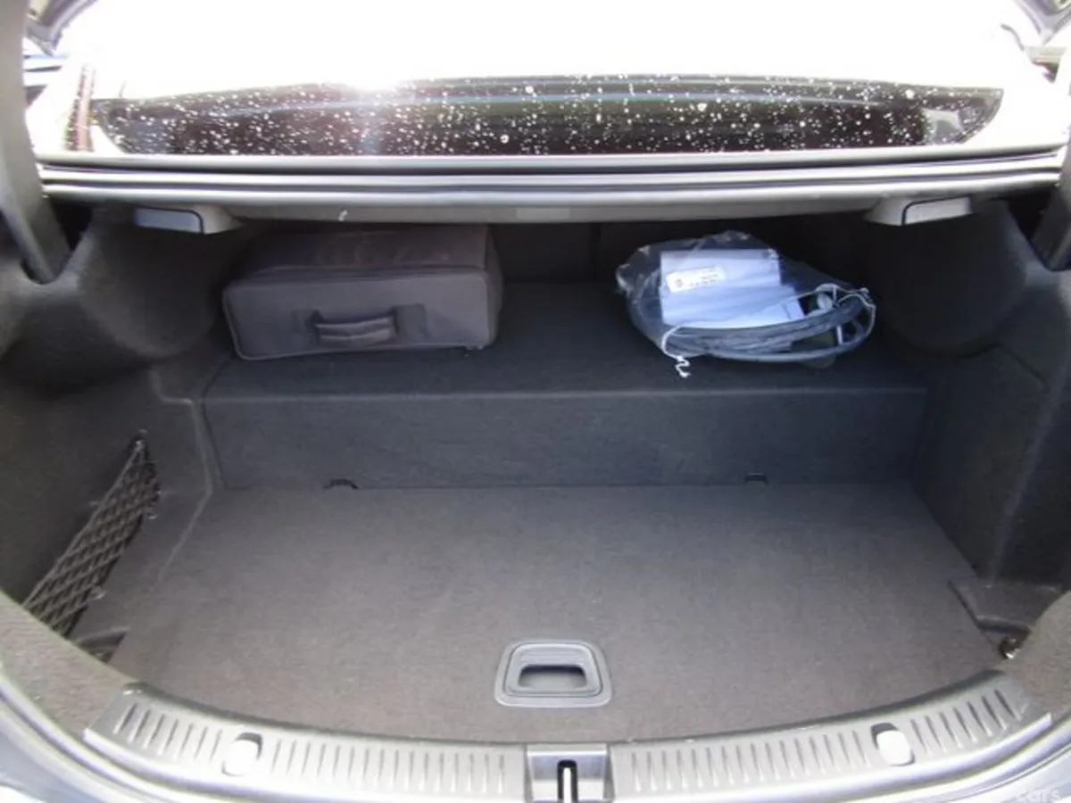 Mercedes-Benz E 300 Saloon, Diesel Plug-in Hybrid, 2022, Grey